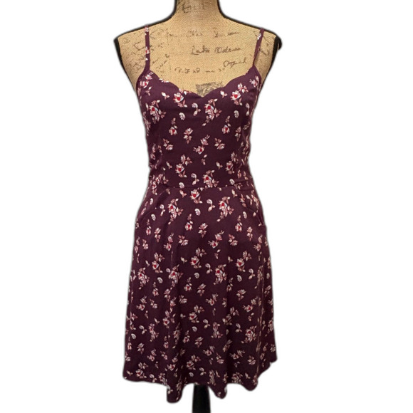 Stitch Fix 41 Hathorn Beatriz Scallop Mini Dress Burgundy Floral Size Small - Picture 1 of 7